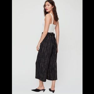 Aritzia Wilfred Faun Black White Striped Wide Leg Cropped Pants Womens Small